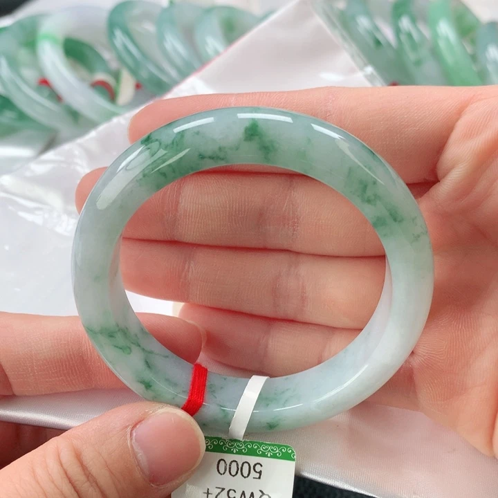 翡翠手镯未镶嵌缅甸A货翡翠手镯