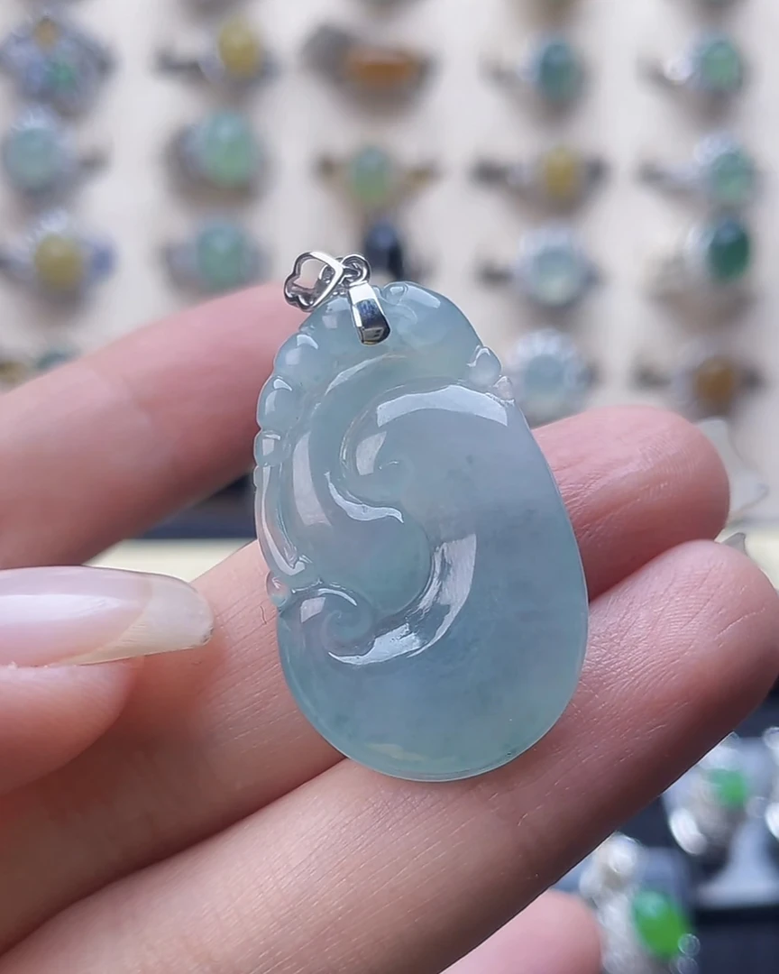 天然缅甸翡翠如意挂件