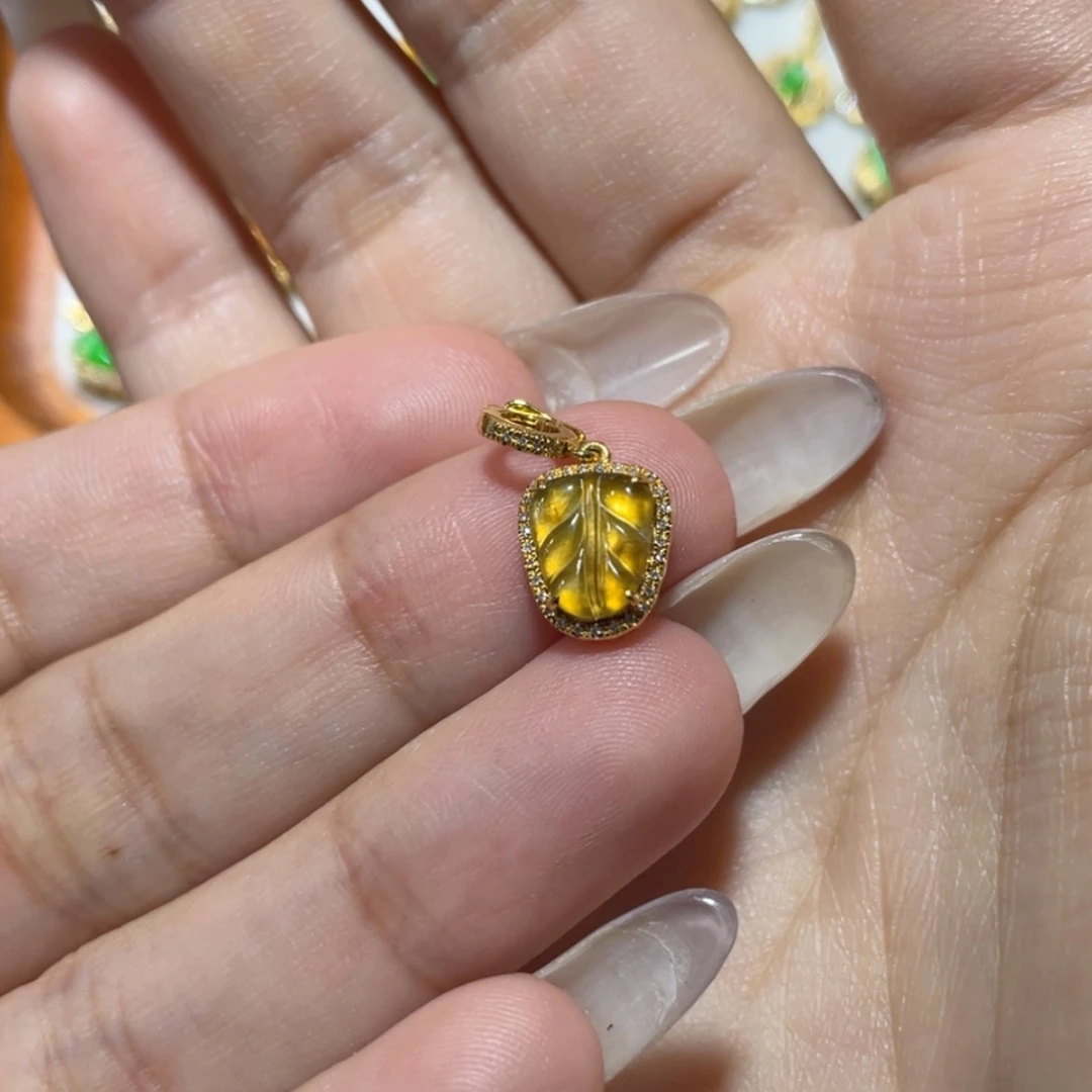 【闪购商品】颈饰18K金镶嵌翡翠