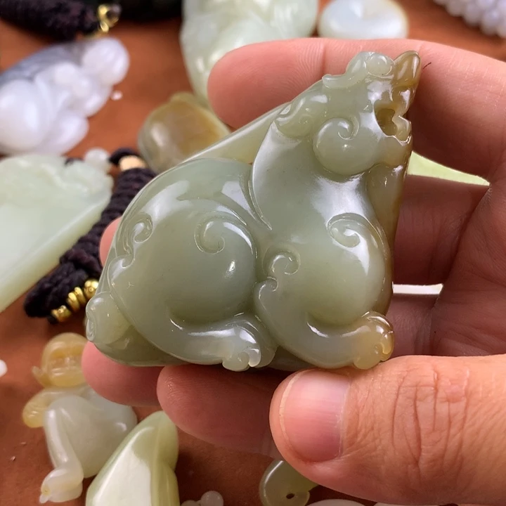 未镶嵌和田玉挂件