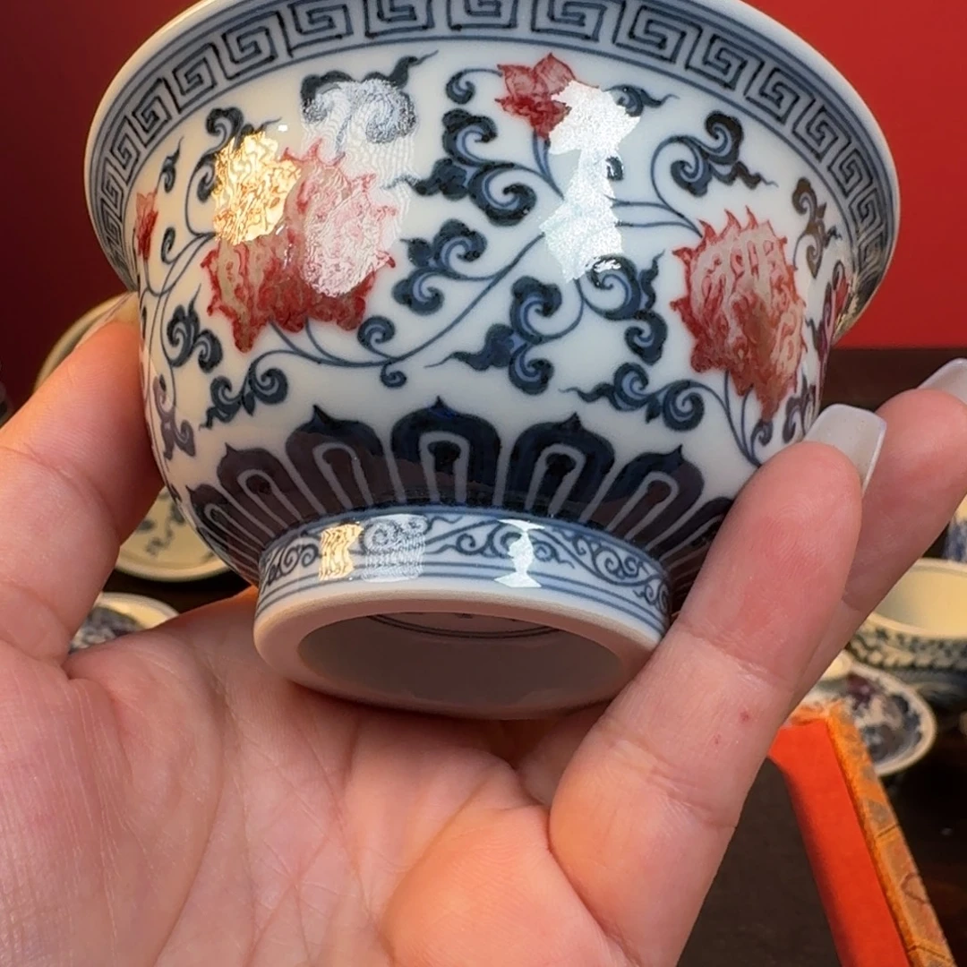 郭***爹摆件缠枝花卉压手微瑕
