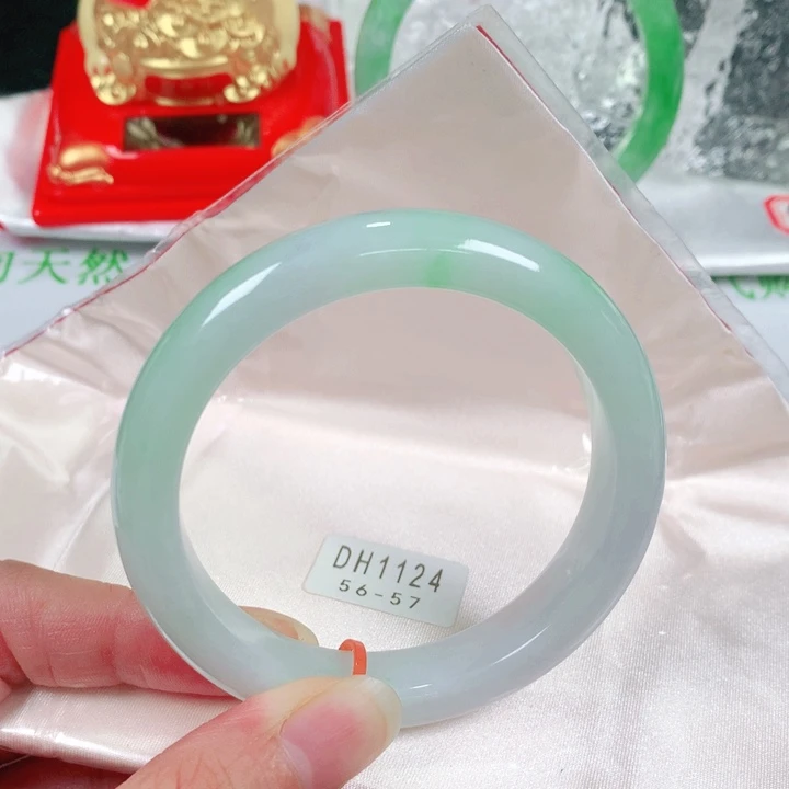 翡翠手镯未镶嵌   编号DH1124 正圈56-57