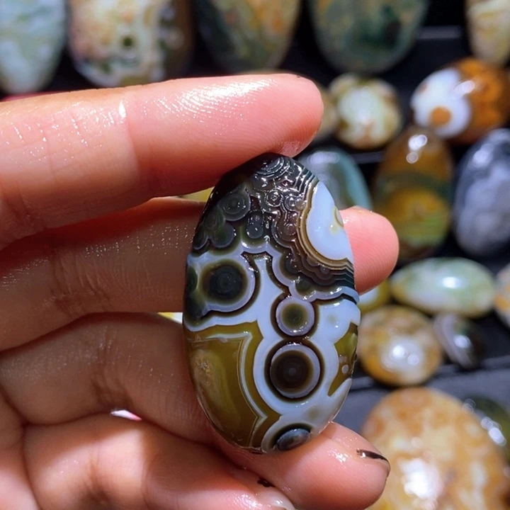 玛瑙/玉髓玛瑙吊坠未镶嵌