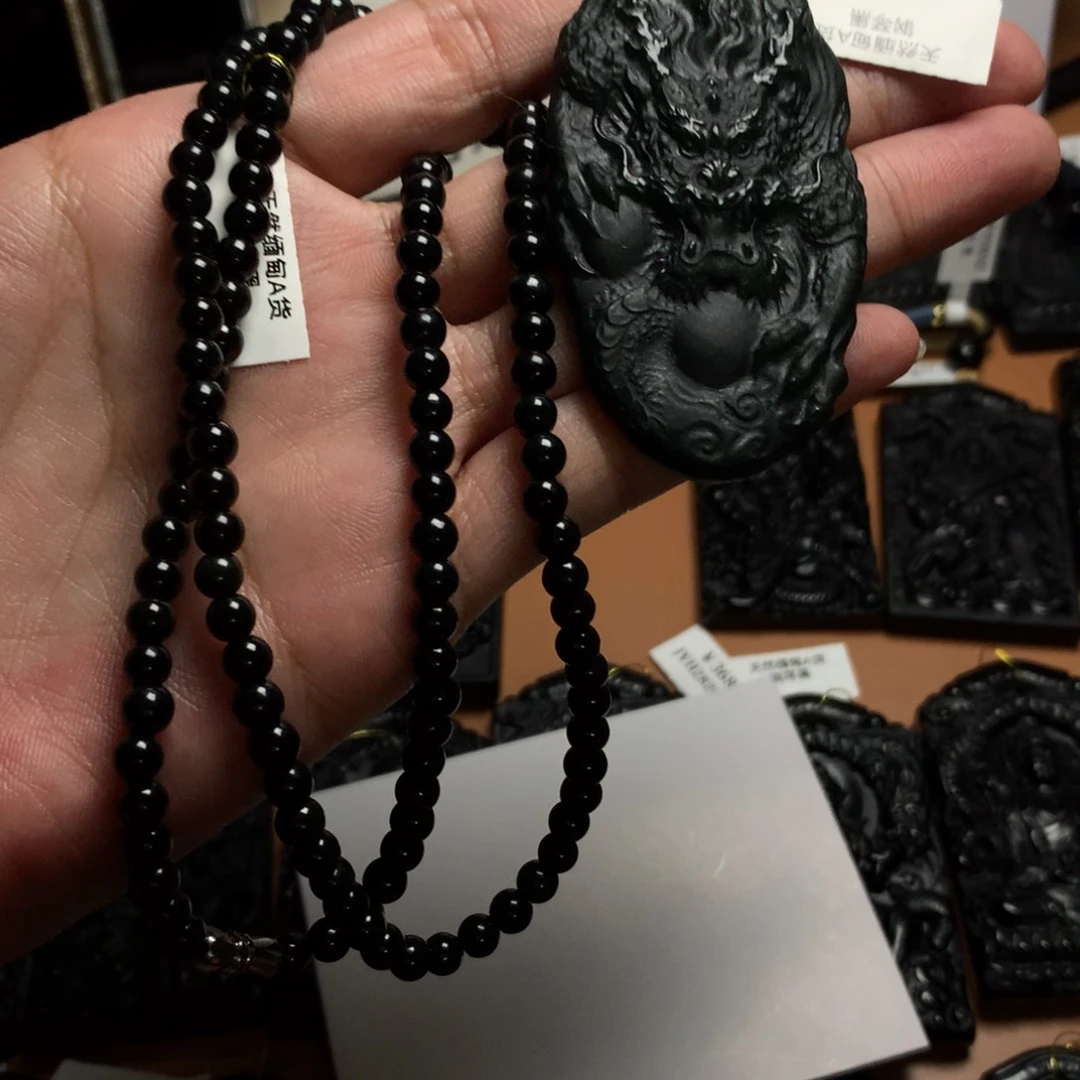 顺****。天然缅甸a货钢琴黑挂件