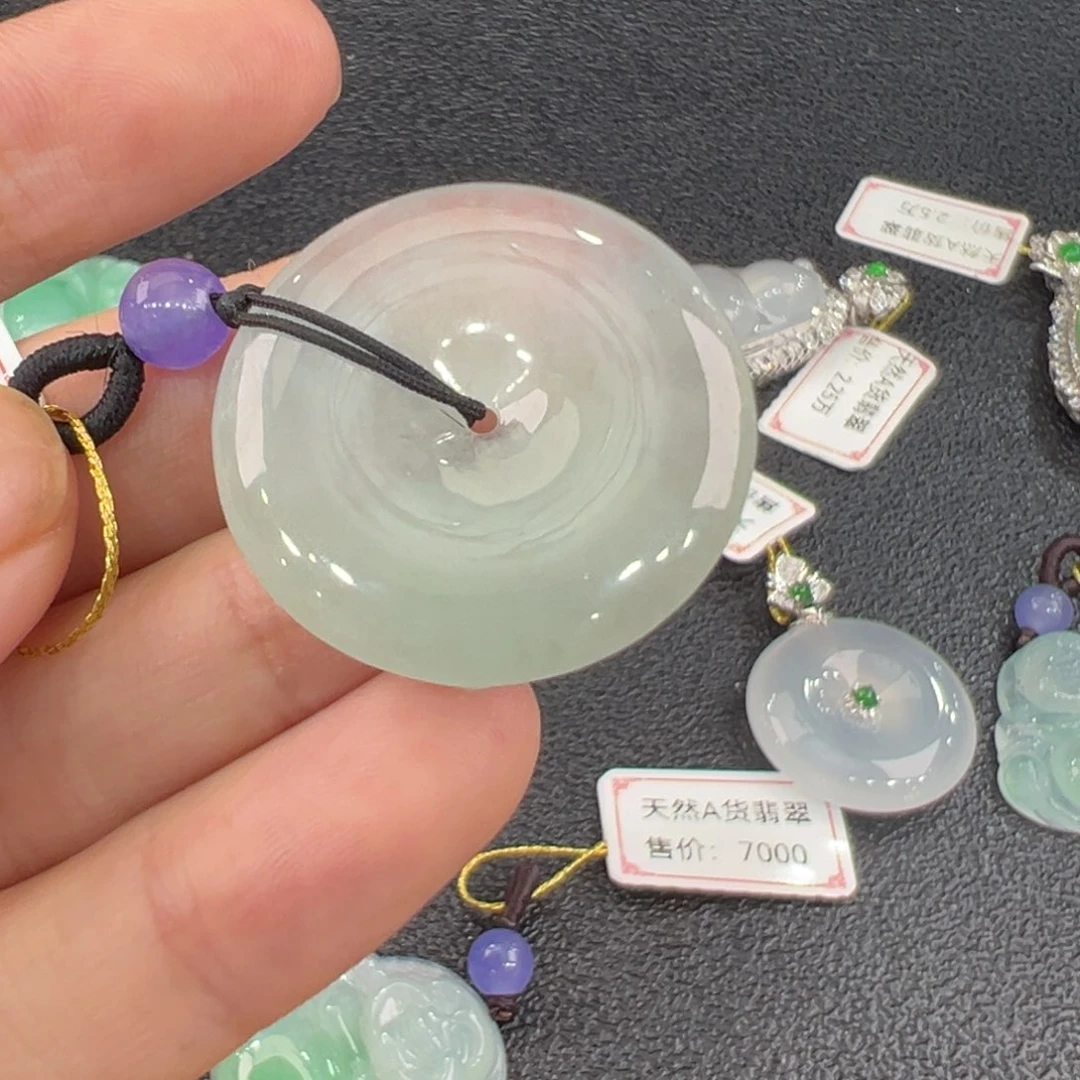 翡翠未镶嵌颈饰吊坠