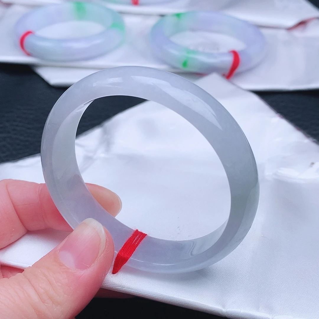 翡翠未镶嵌手镯（贵妃镯）。。