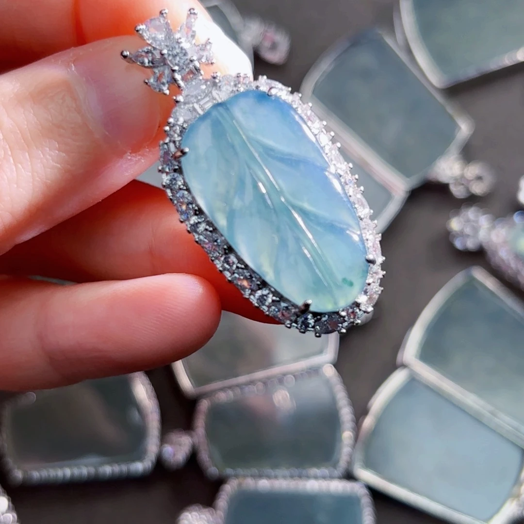 翡翠颈饰未镶嵌叶子