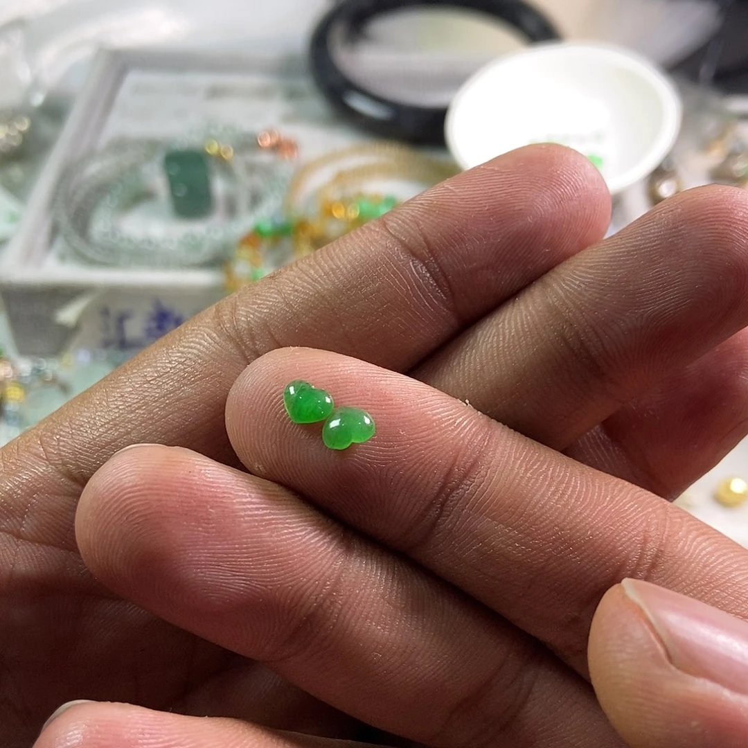 定制翡翠未镶嵌小*丝翡翠