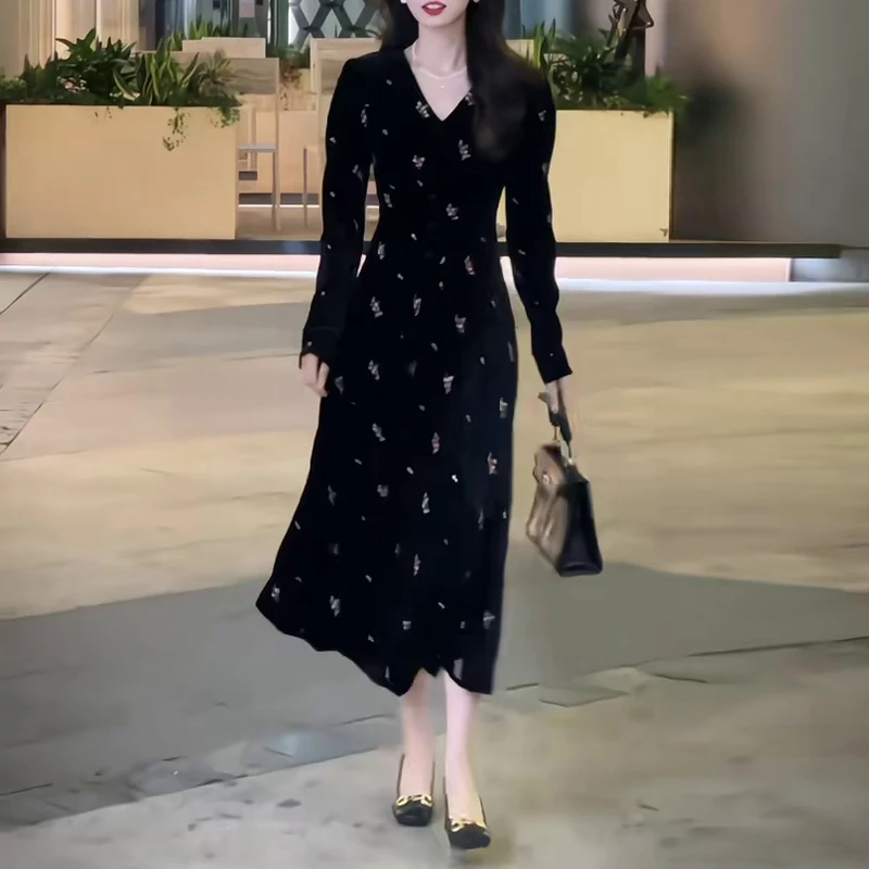 法式V领优雅碎花连衣裙女2025秋季新款轻熟风气质收腰显瘦中长裙