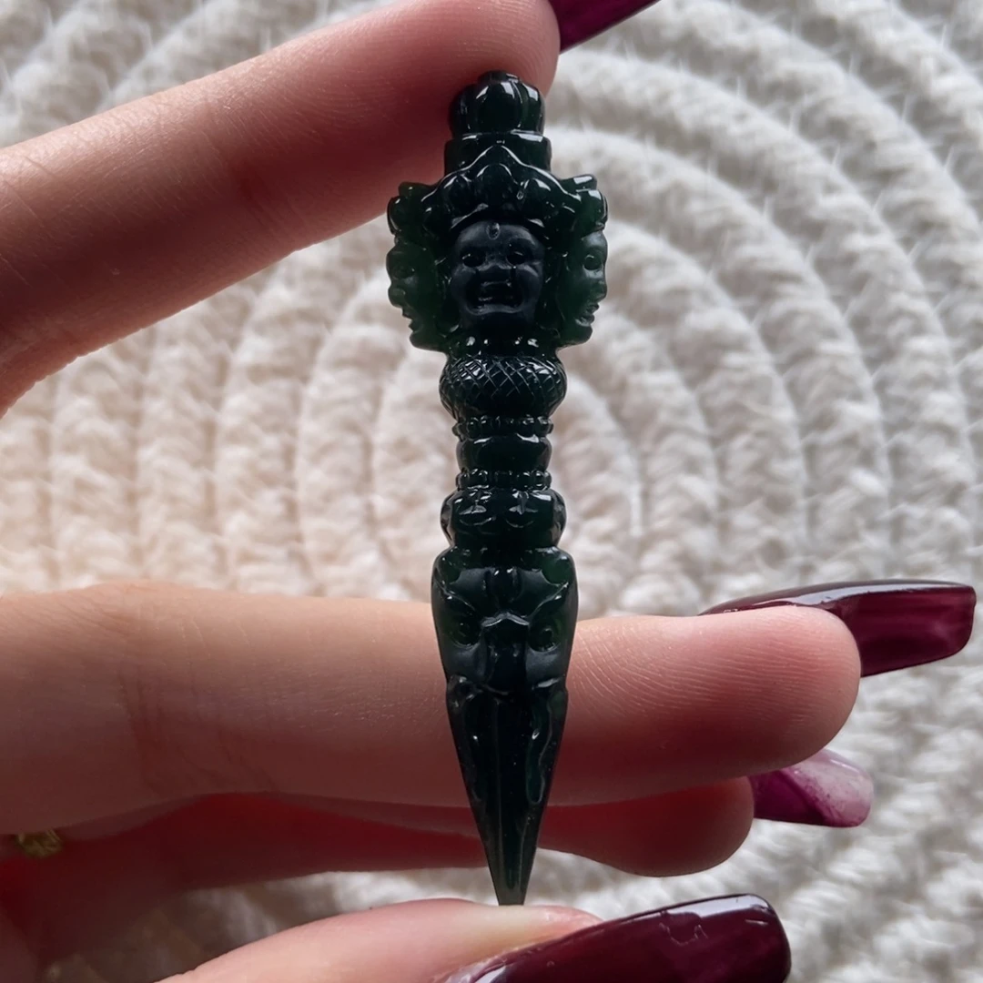 颈饰未镶嵌翡翠金刚杵