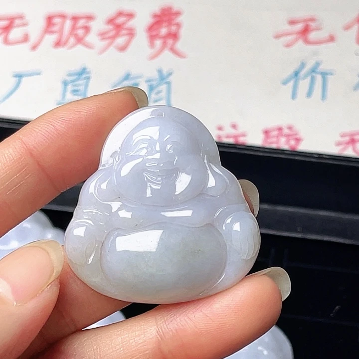 翡翠未镶嵌颈饰佛公