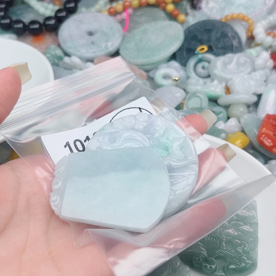 無***.吊坠(不含链)未镶嵌翡翠