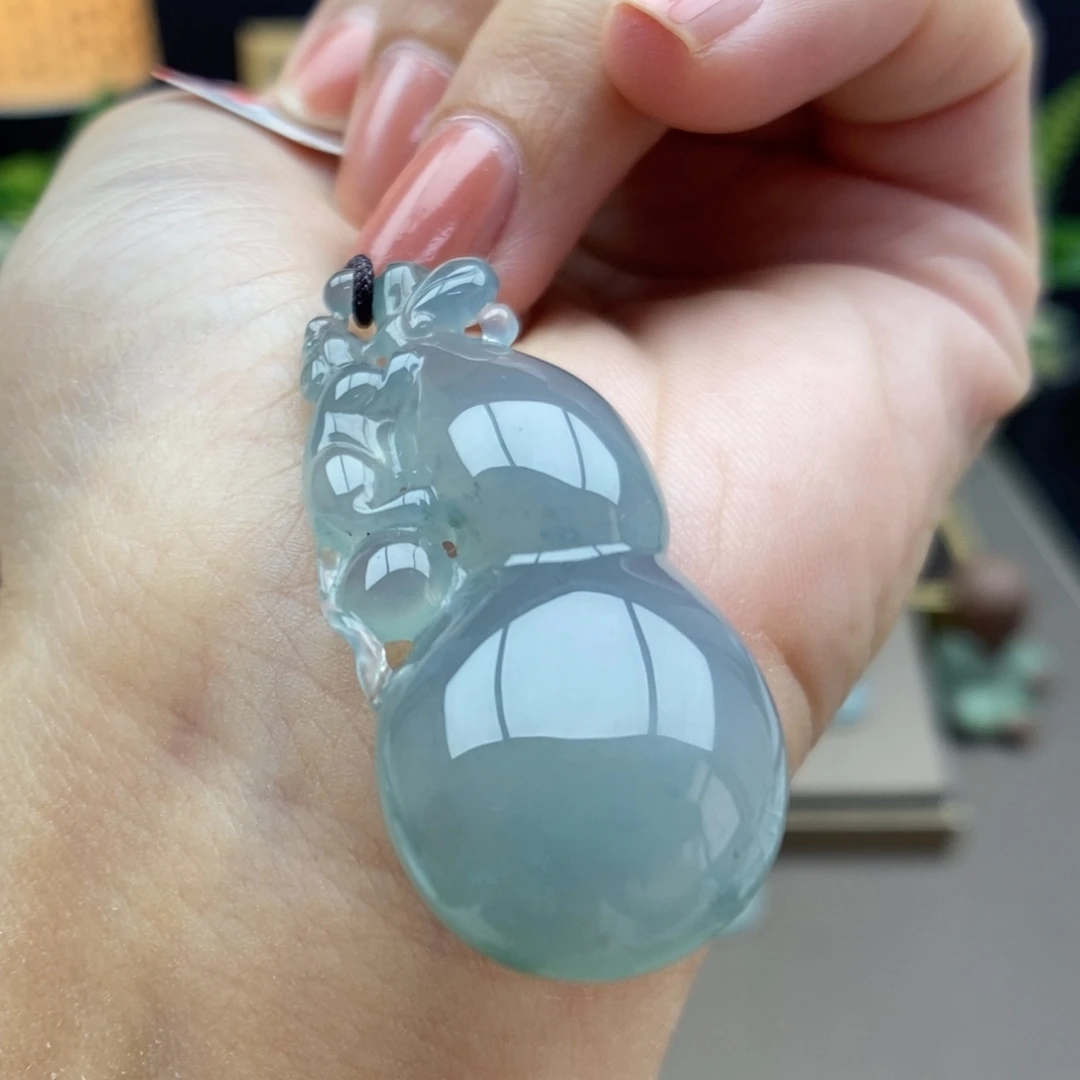 翡翠未镶嵌颈饰吊坠75