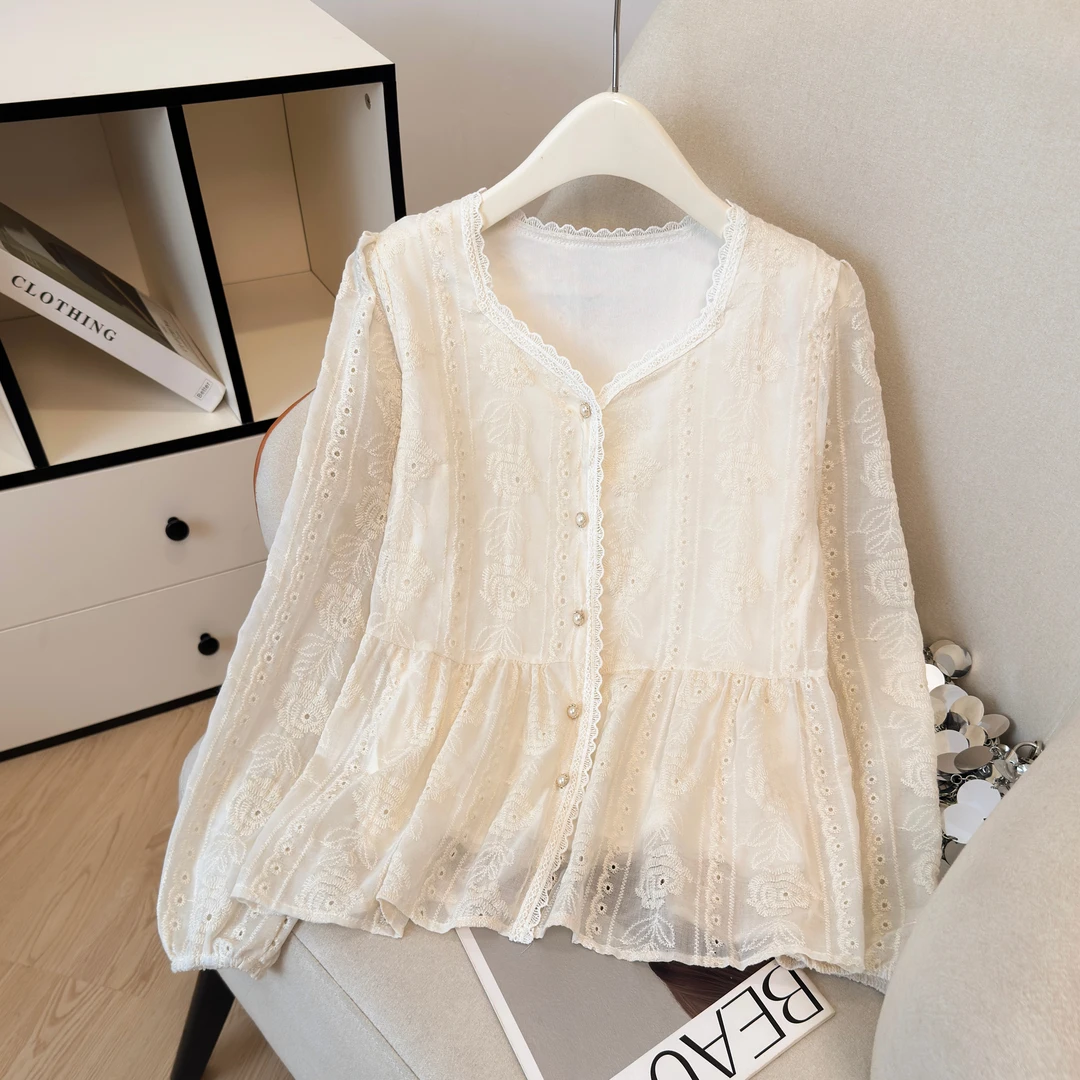 季念秋季方领新款时尚长袖衬衫女洋气刺绣拼接遮肚子绣花上衣小衫