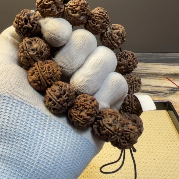 金刚菩提吊坠不***甜金刚菩提