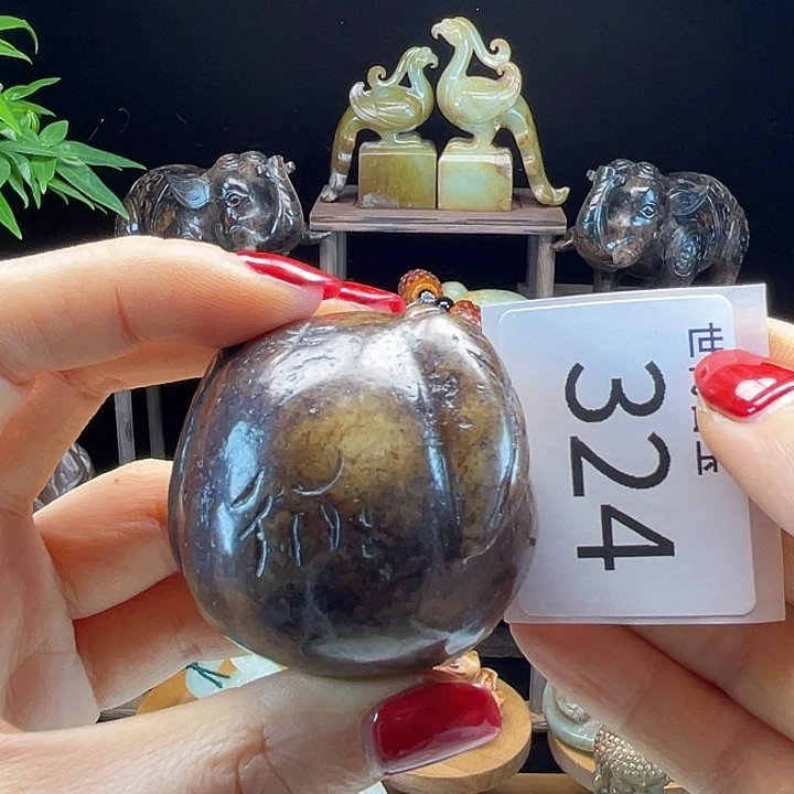 和田玉（糖玉）未镶嵌挂件