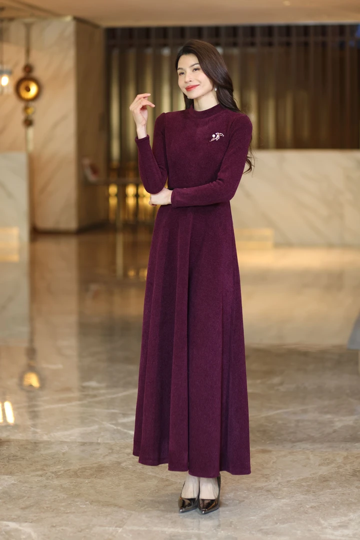 香衣丽华304-273蔷薇紫雪丽尔绒立领修身显瘦气质简约大摆连衣裙