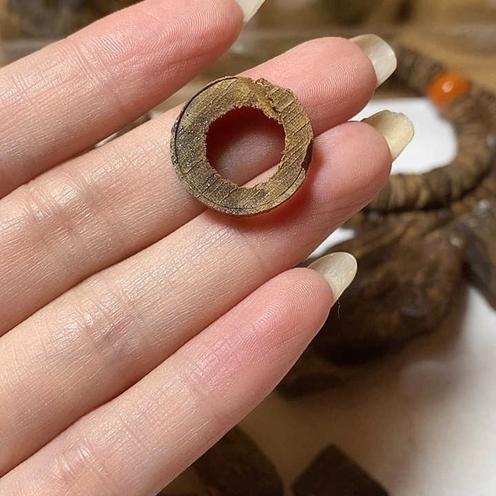 沉香沉香碎屑芽庄，花香蜜甜，味道好