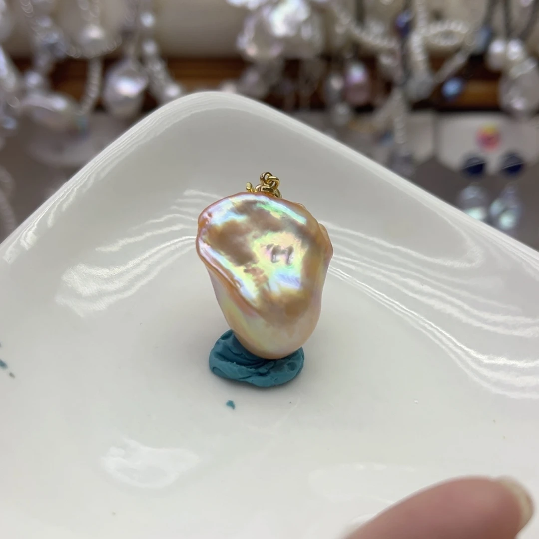 淡水珍珠吊坠(赠链)未镶嵌