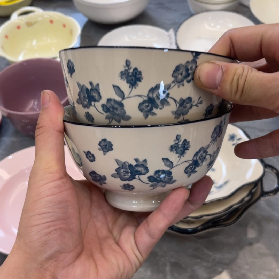 陶瓷微瑕餐具介意勿拍，满18飞！