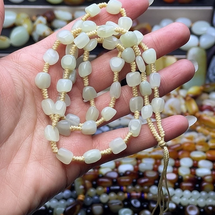 有***餘和田玉未镶嵌项链