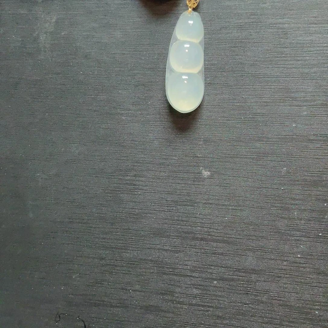 颈饰18K金镶嵌翡翠仓库