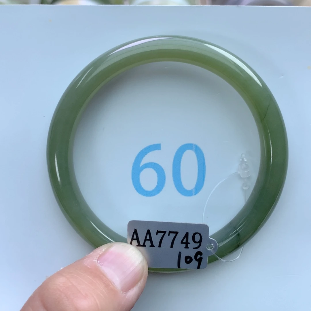 和田玉手镯未镶嵌谢*谢