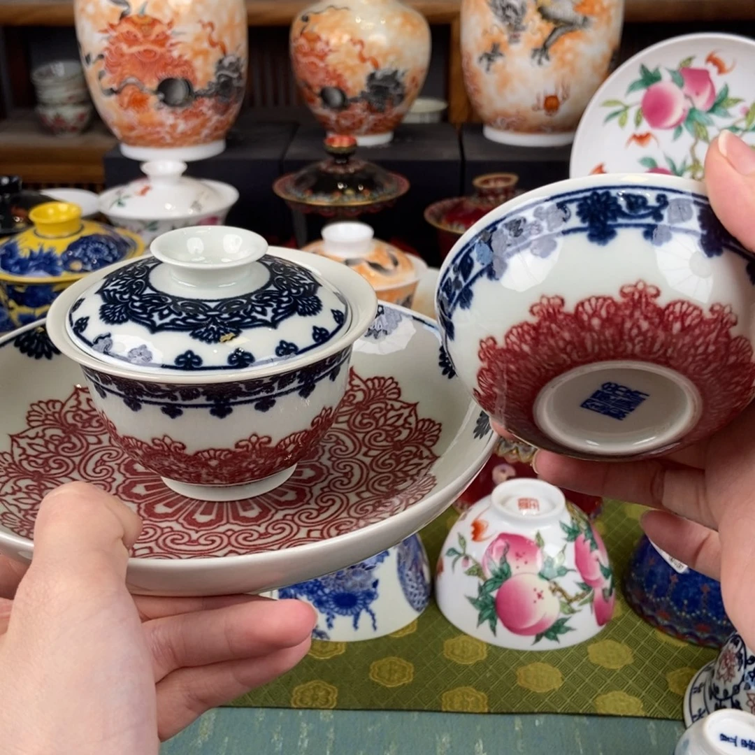 陶瓷的设计师是一个