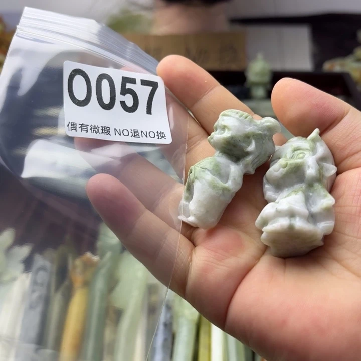 蛇纹石玉耳钉合金做****）