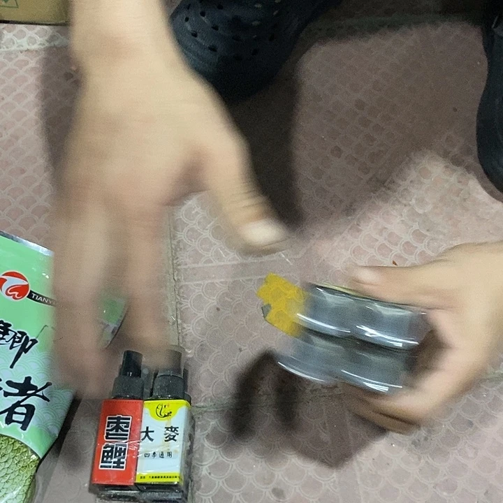 4瓶一组的小药随机发一组过期