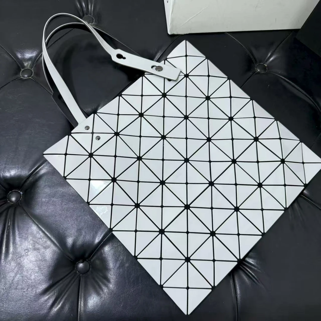 Issey Miyake/三宅一生 手提包 浅灰色六格单肩包 sd6299/2508