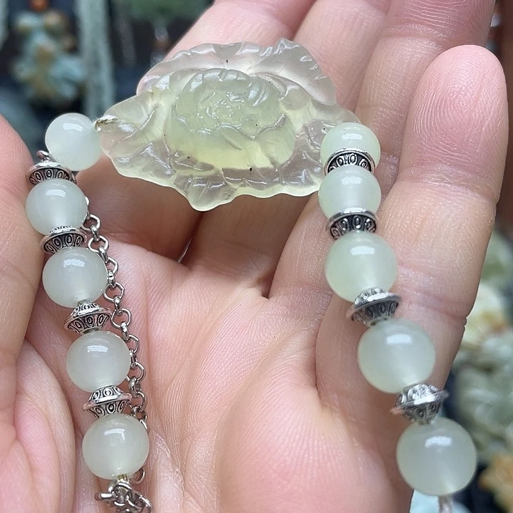 未镶嵌蛇纹石玉颈饰