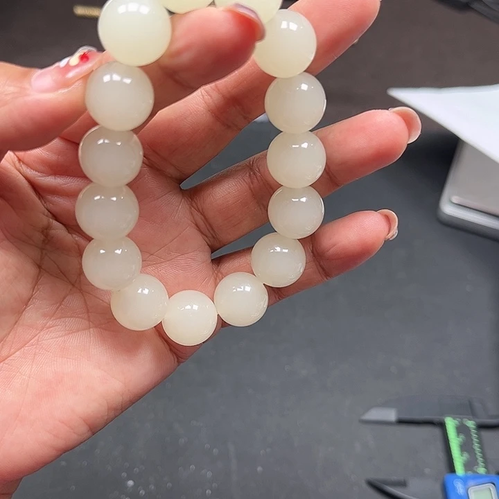 和田玉（黄玉）未镶嵌颈饰