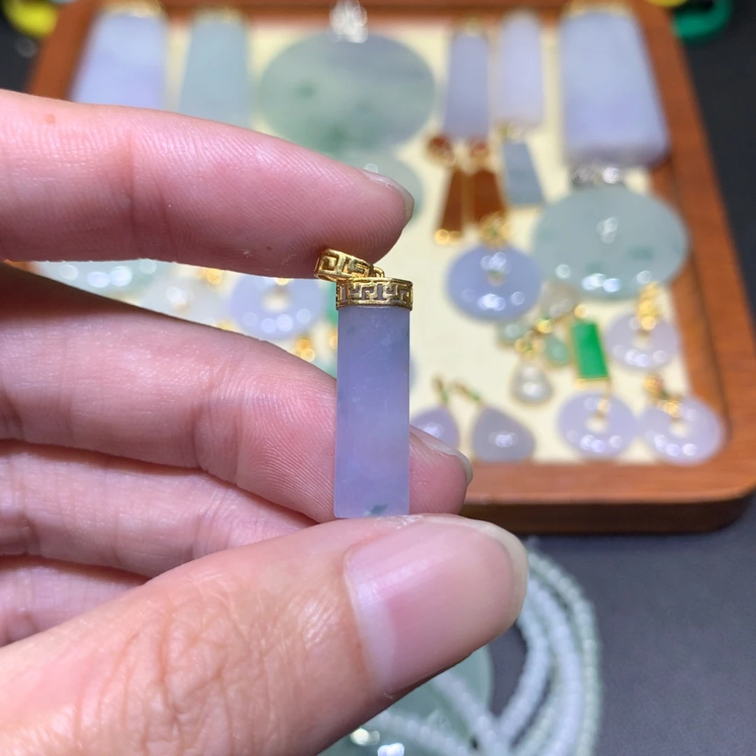 吊坠(不含链)18K金镶嵌翡翠