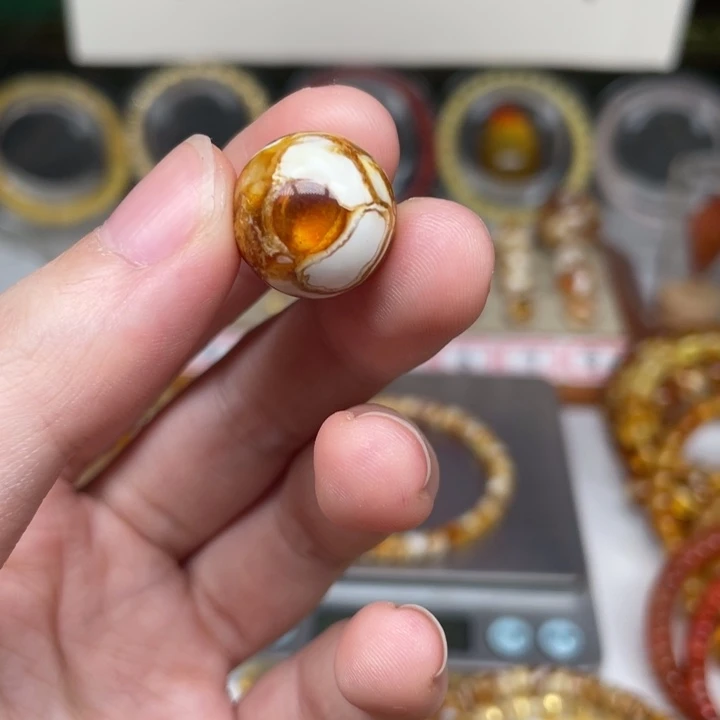 “***”琥珀未镶嵌裸石05号