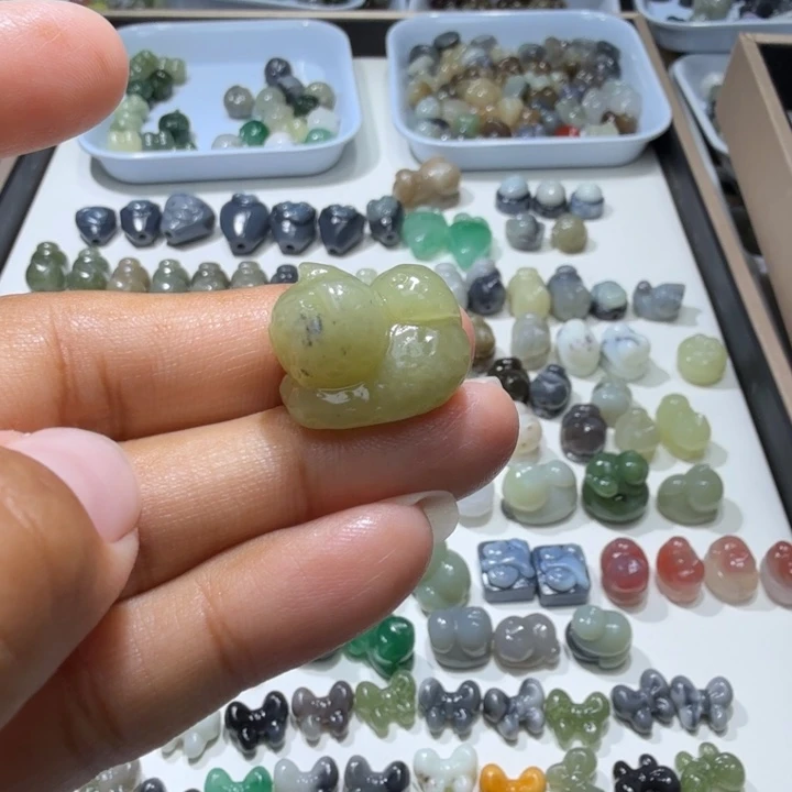 和田玉未镶嵌珠宝奇石