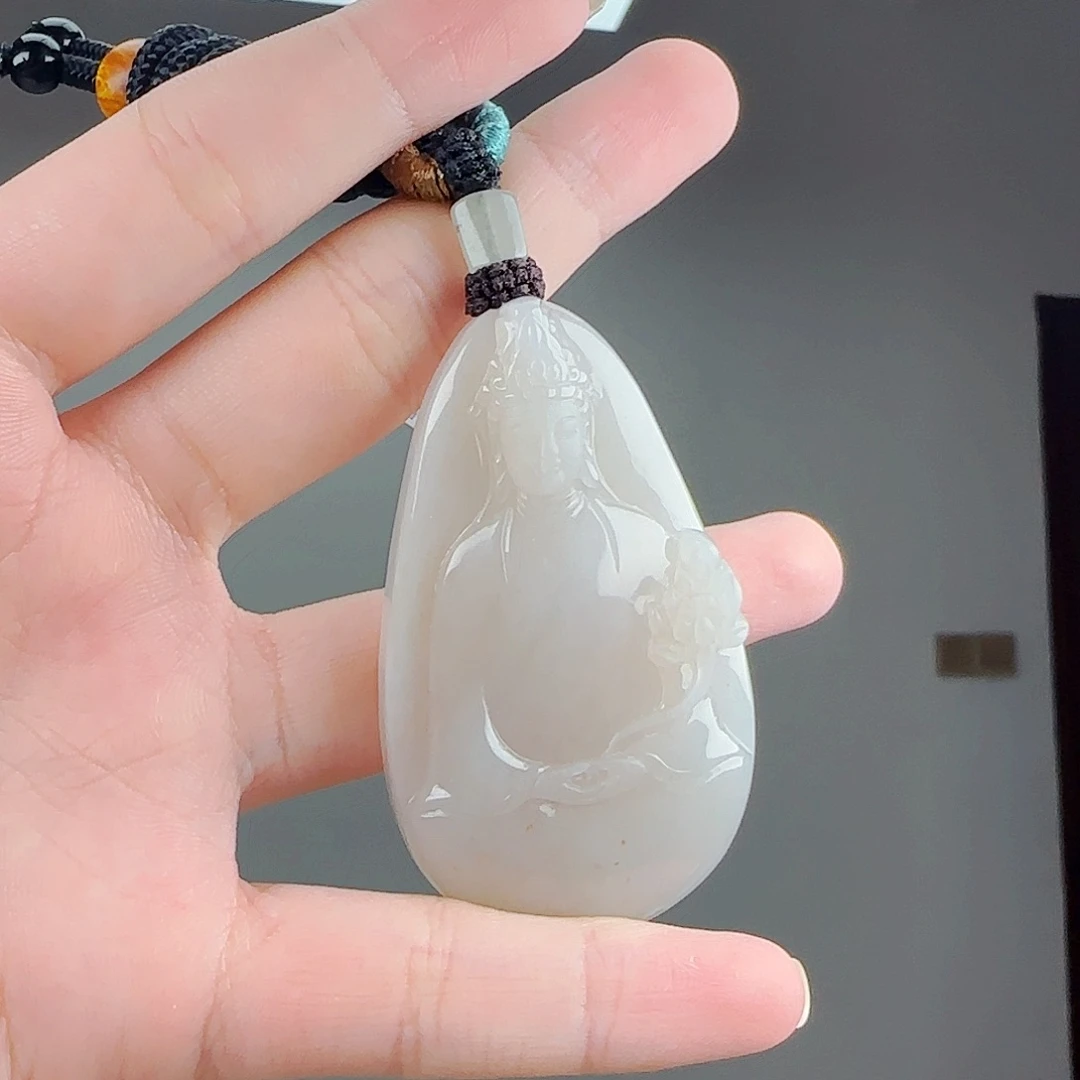 翡翠未镶嵌颈饰素衣