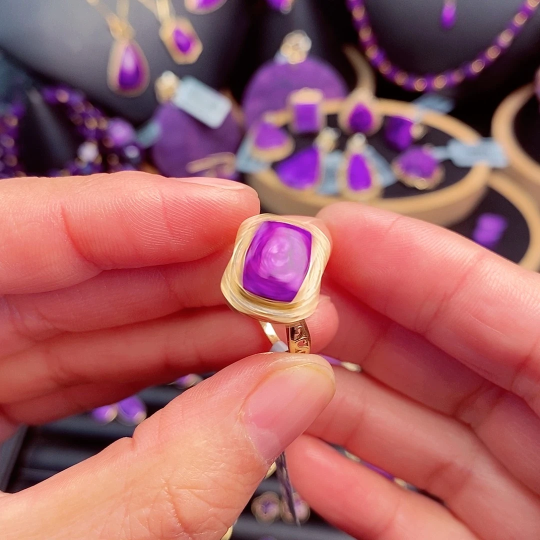 苏纪石（舒俱来）戒指18K金镶嵌