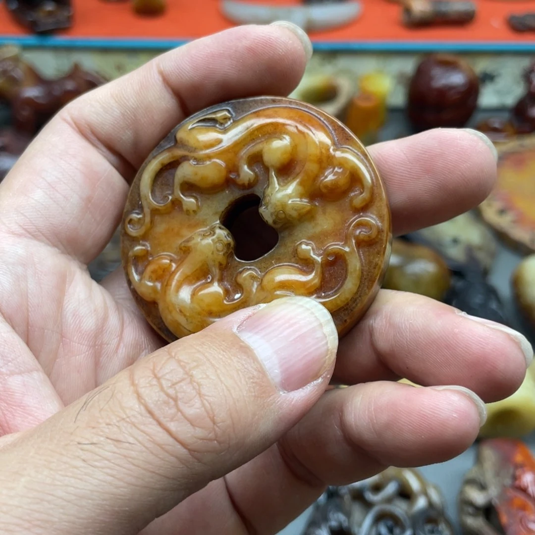 和田玉未镶嵌颈饰农**蛇