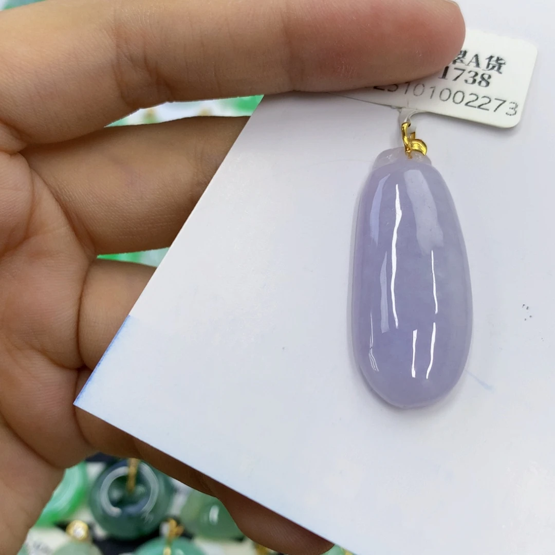 翡翠18K金镶嵌颈饰翡翠