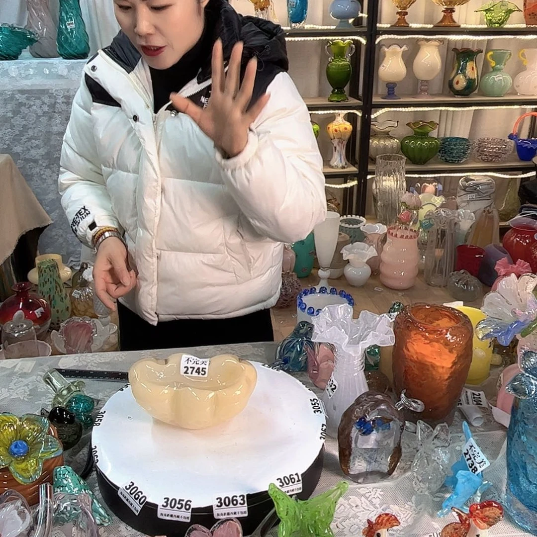 2745 家悦美居琉璃摆件不完美