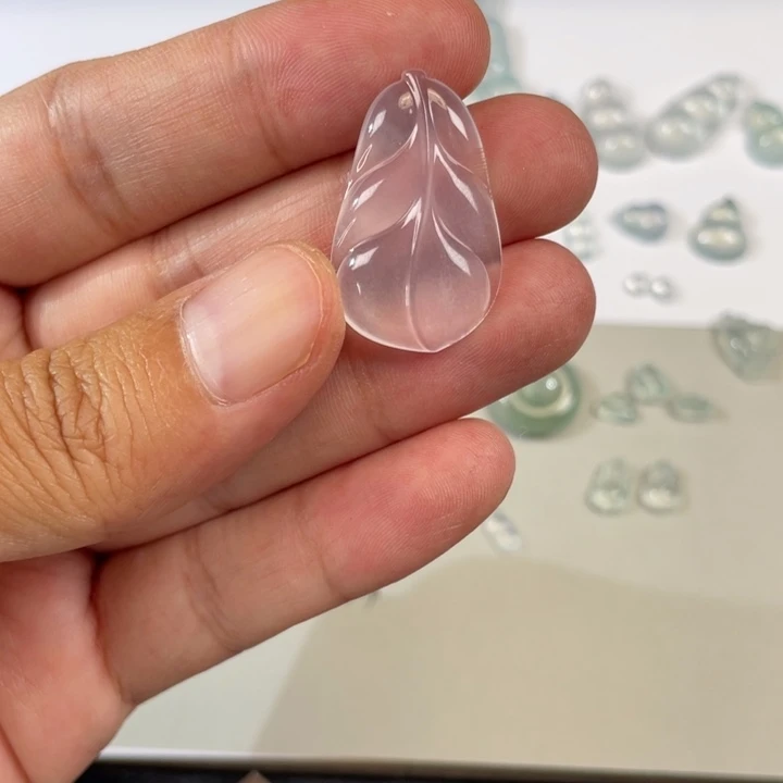 翡翠未镶嵌颈饰缅甸A货翡翠