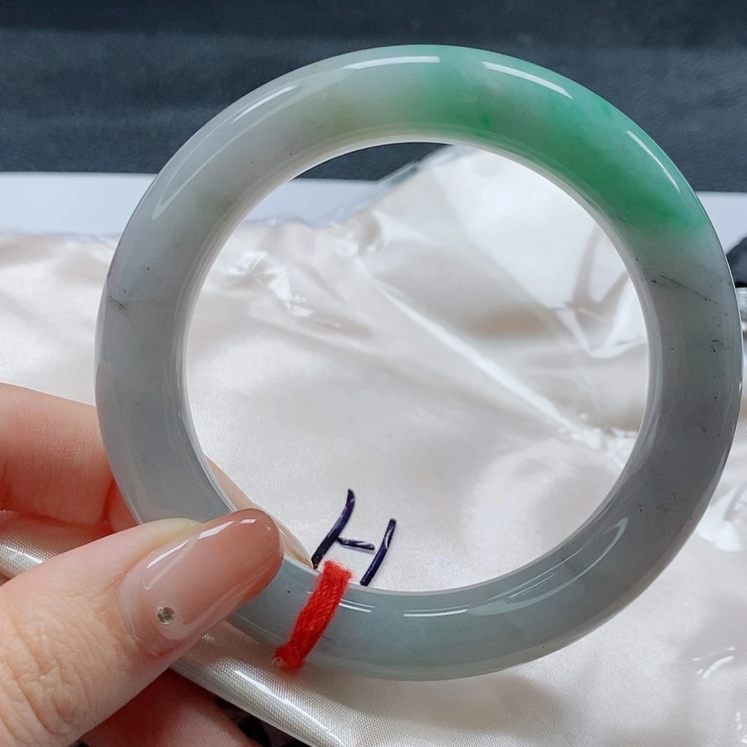 【闪购商品】未镶嵌手镯（圆镯）翡翠559号