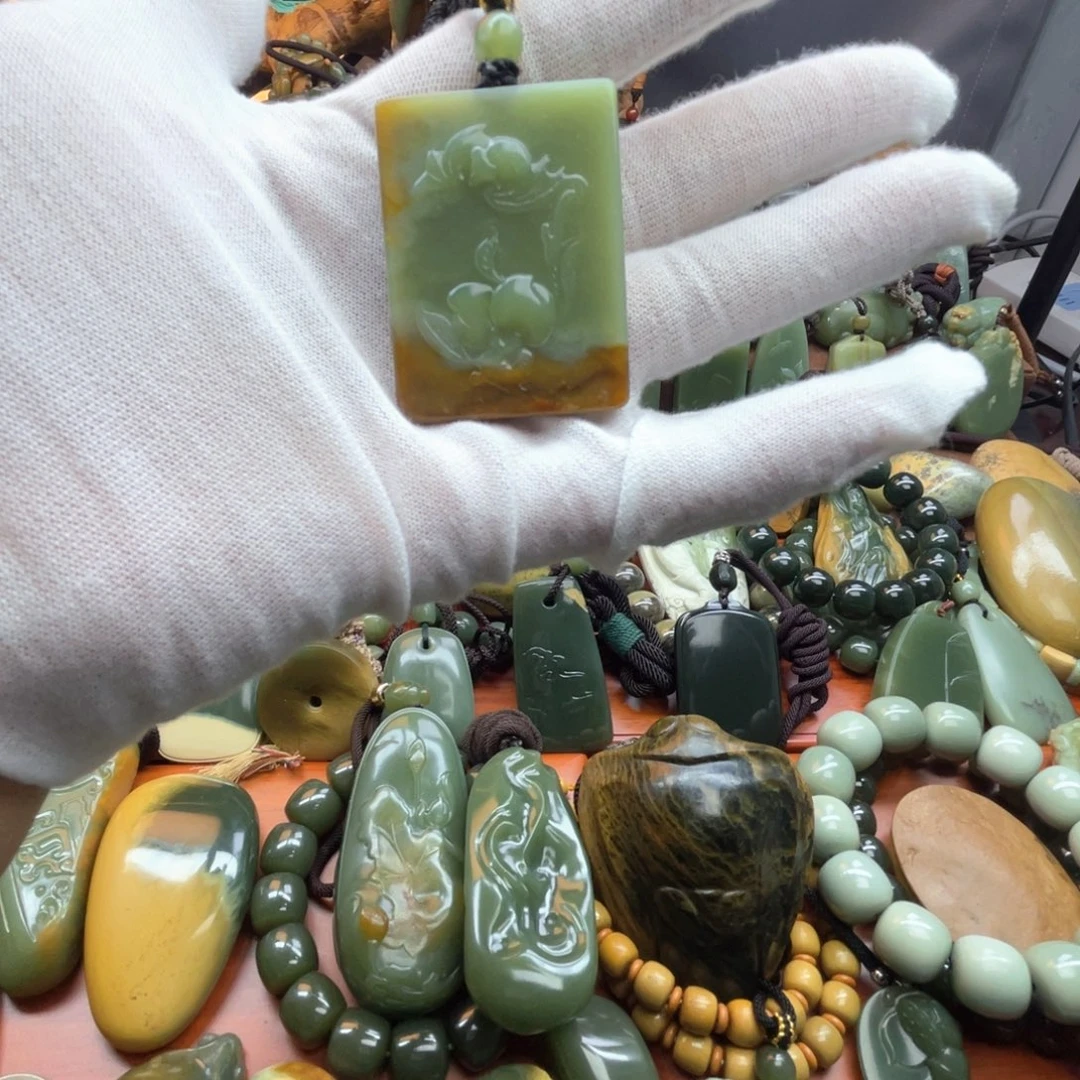 岫岩河磨玉（透闪石质玉）未镶嵌挂件