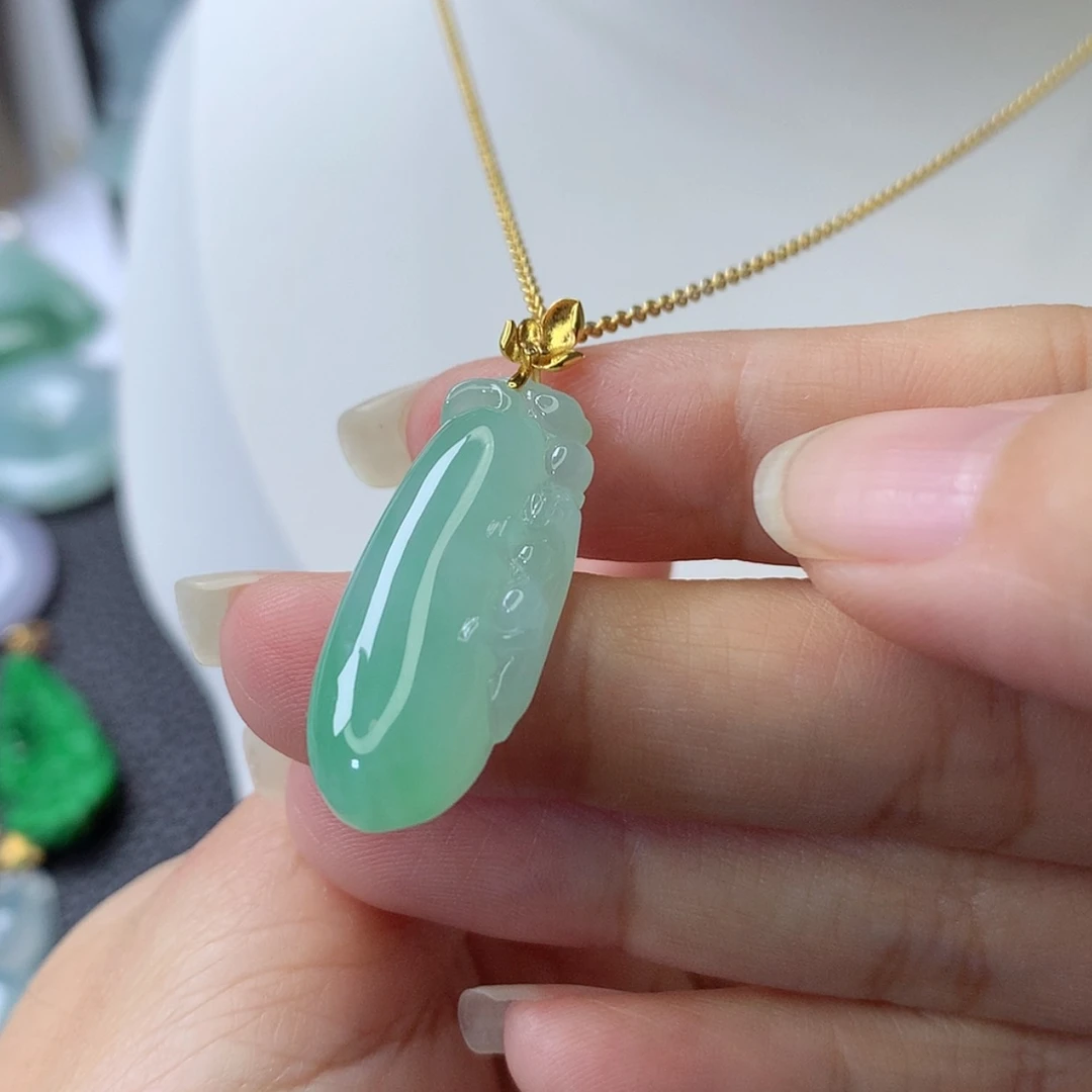 【闪购商品】吊坠(赠链)18K金镶嵌翡翠