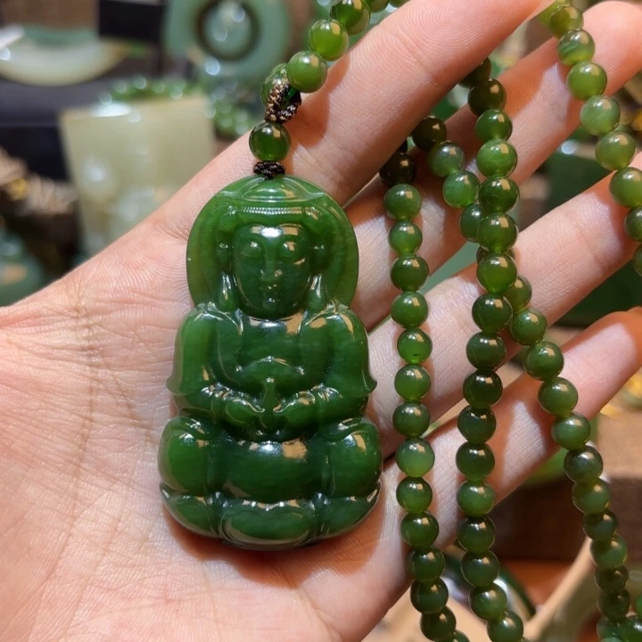 颈饰未镶嵌和田玉（碧玉）