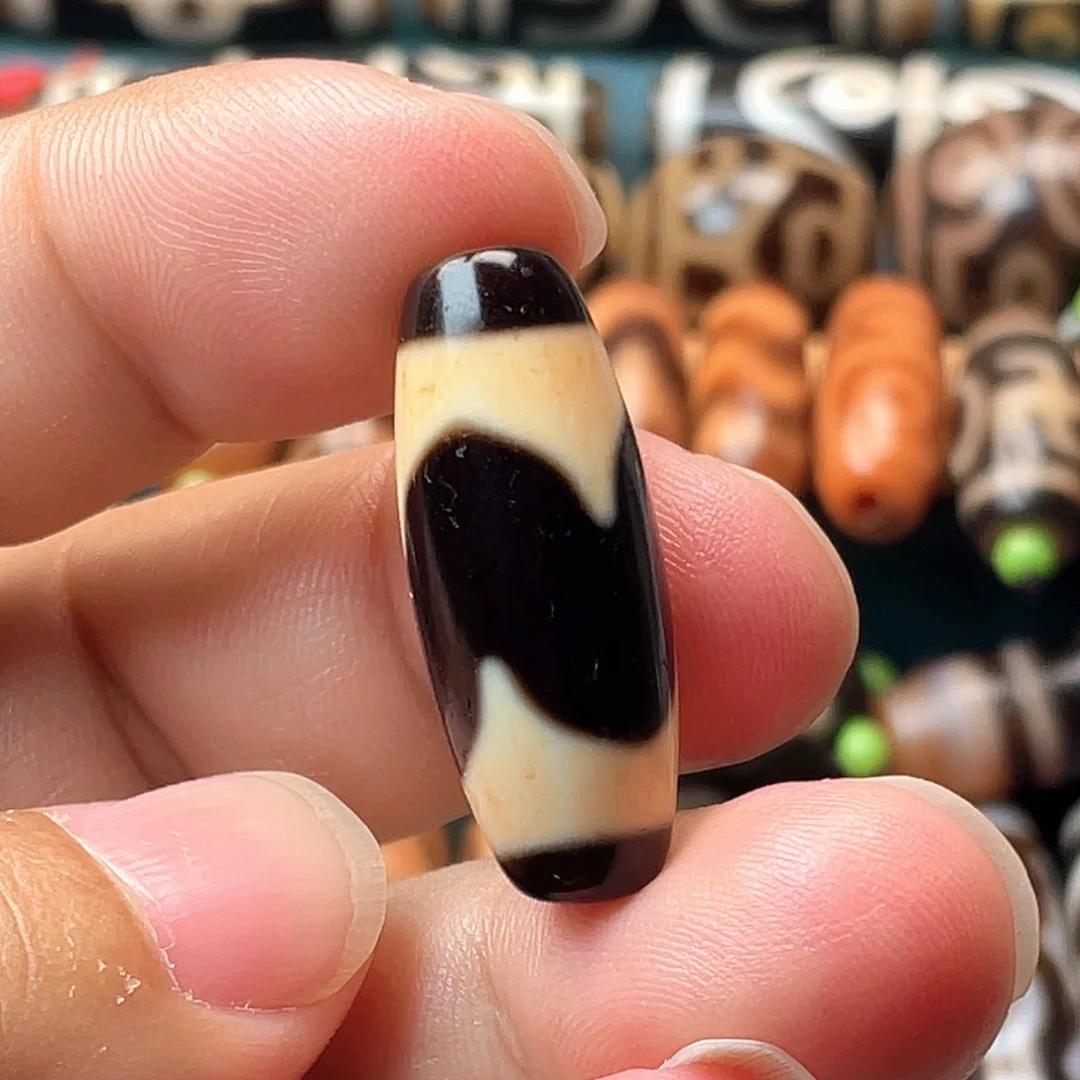 玛瑙/玉髓未镶嵌耳饰朱砂牙牙