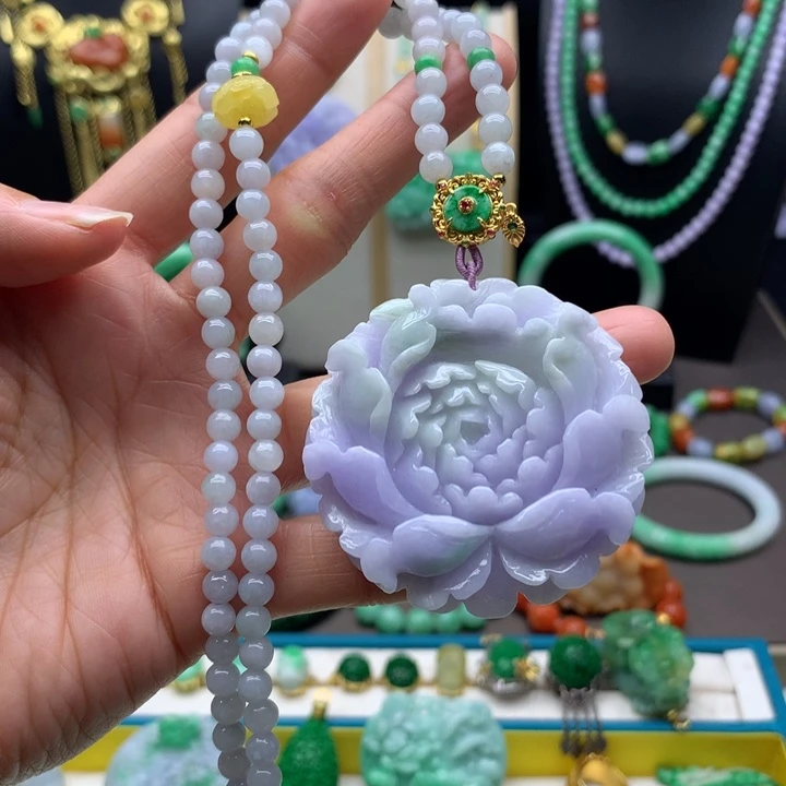 翡翠未镶嵌颈饰翡翠花