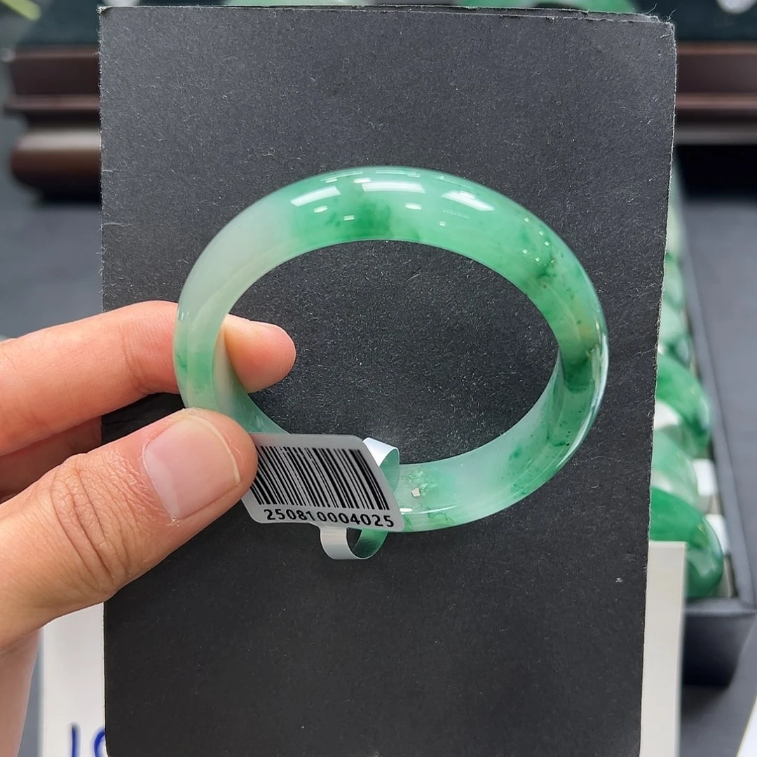 石英质玉（非洲翠）未镶嵌手镯