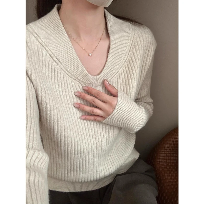 杏色V领套头打底毛衣女秋冬季内搭可外穿修身显瘦长袖针织衫上衣